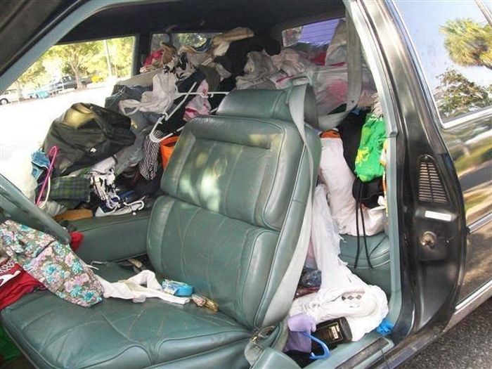 Cars Full Of Trash (14 pics)