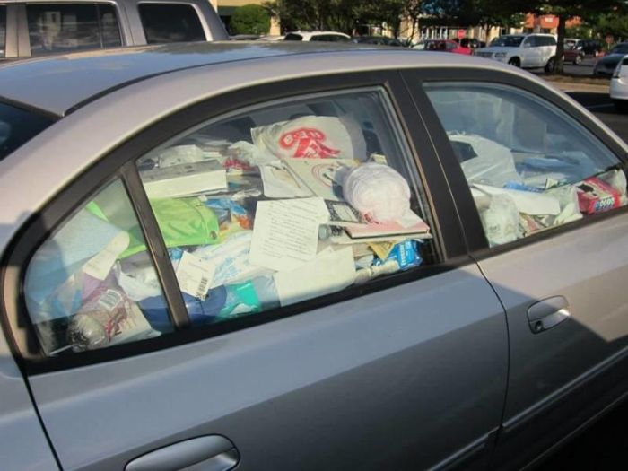 Cars Full Of Trash (14 pics)