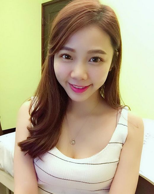 Hot Nurse Ning Chen From Taiwan (20 pics)