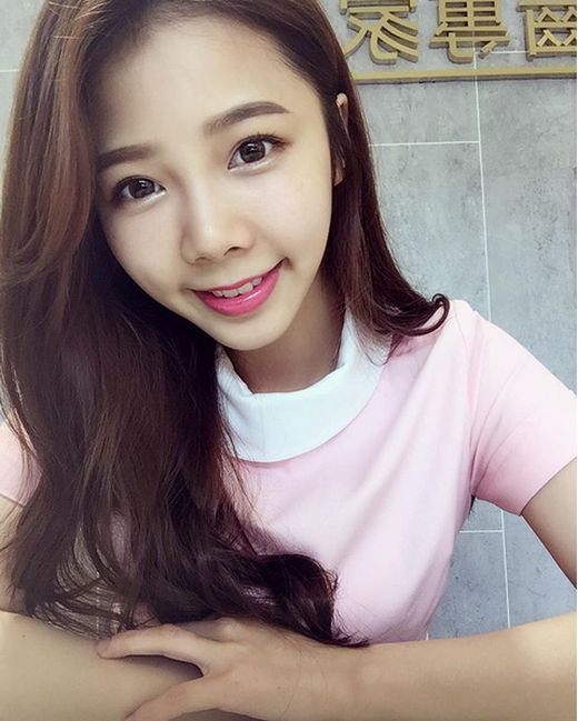 Hot Nurse Ning Chen From Taiwan (20 pics)