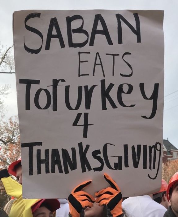 The Best College GameDay Signs (39 pics)