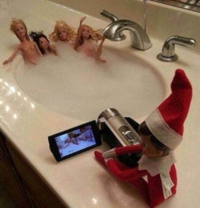 Dads Should Not Be Left In Charge Of Elf On The Shelf (27 pics)
