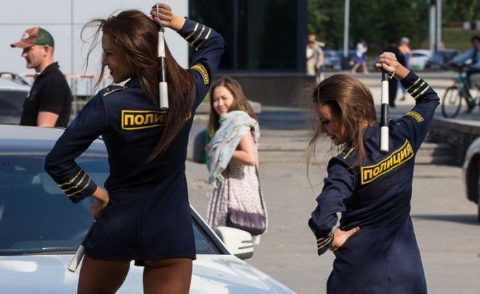 Russian Police Girls (33 pics)