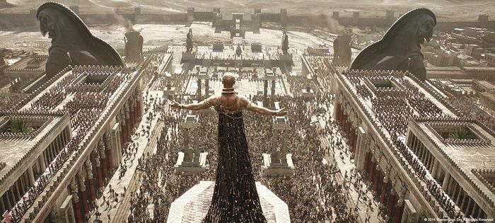 On The Set Of 300 (24 pics)
