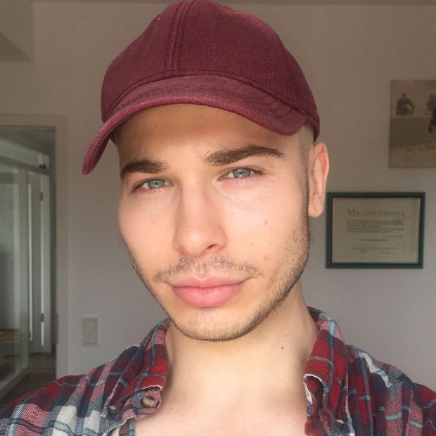 Drag Queen From Manchester Is So Good At Makeup (21 pics)
