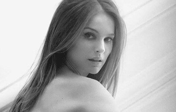 The Hottest Natalie Portman GIFs (15 gifs)