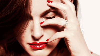 The Hottest Natalie Portman GIFs (15 gifs)