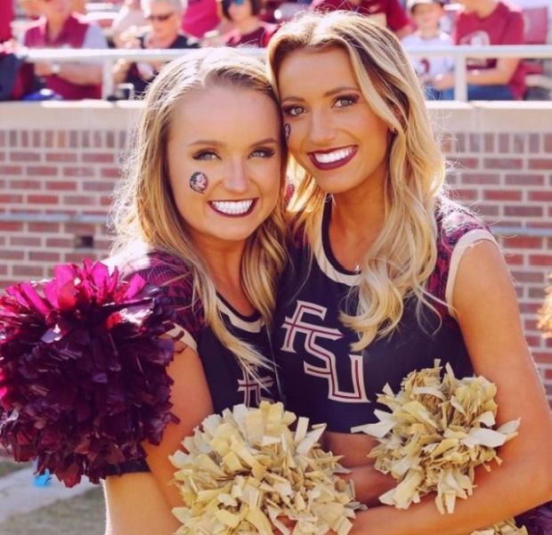 Pretty Fans And Cheerleaders (44 pics)