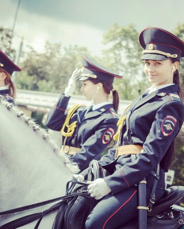 Mounted Police Girls From Russia (5 pics)