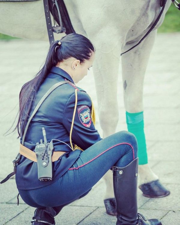 Mounted Police Girls From Russia (5 pics)