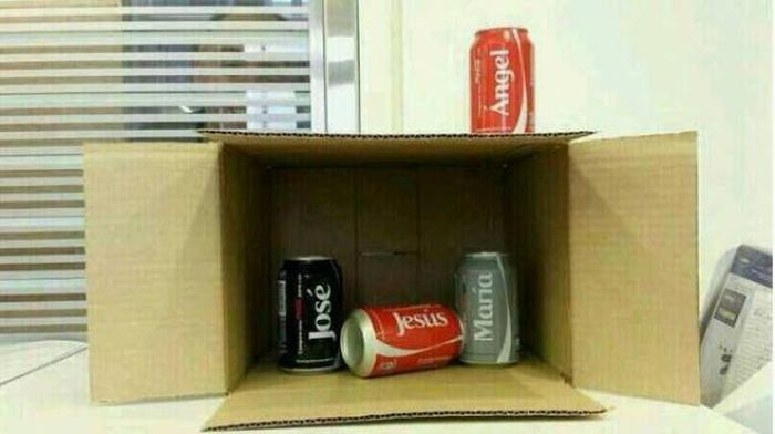 When You’re Too Lazy To Decorate Your Home For Christmas (24 pics)