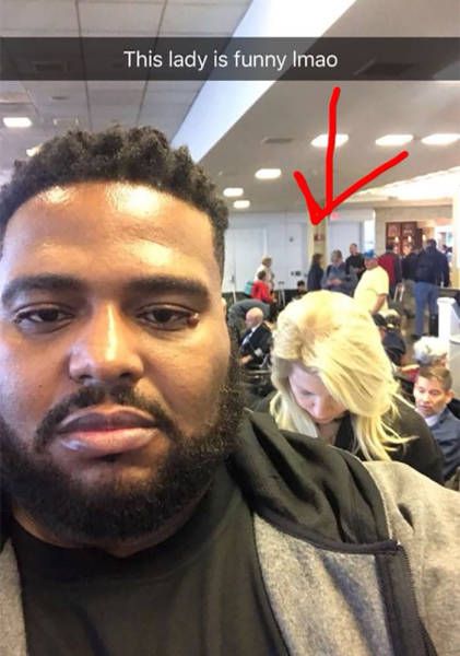 Black Guy Acts Cool After Facing Racism (6 pics)