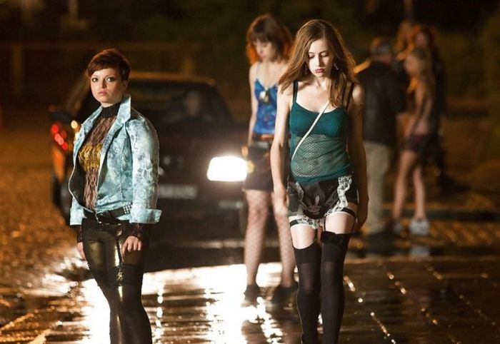 Street Girls (27 pics)