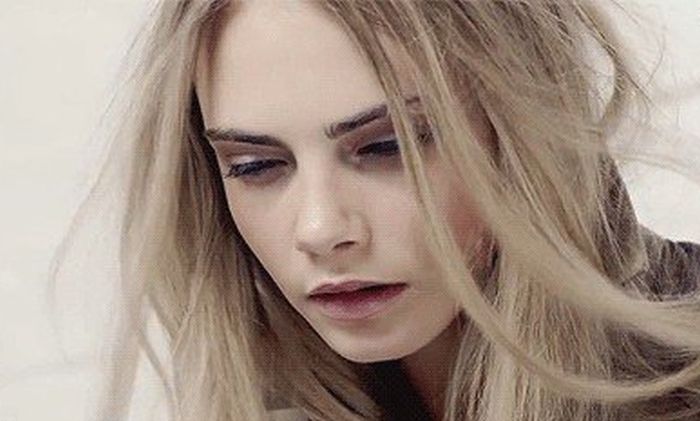 Cara Delevingne GIFs (16 gifs)