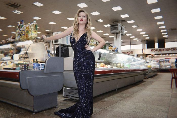 Photo Shooting Of A Russian Girl (14 pics)