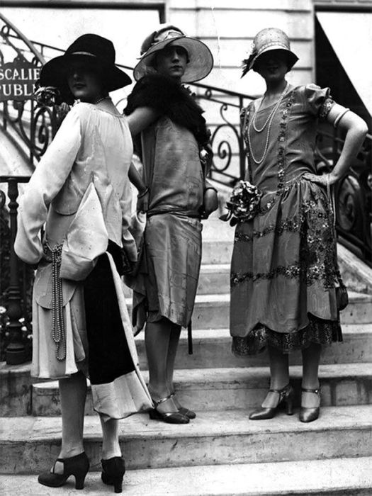 Women's Street Fashion A Century Ago (40 pics)