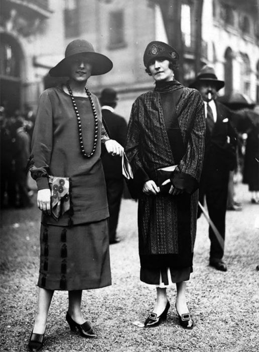 Women's Street Fashion A Century Ago (40 pics)