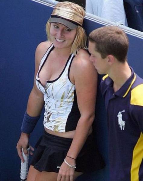 Guys Caught Staring (33 pics)