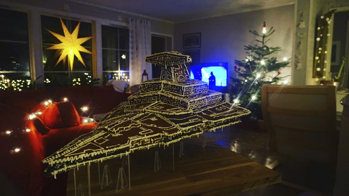 Giant Gingerbread Imperial Star Destroyer (8 pics)