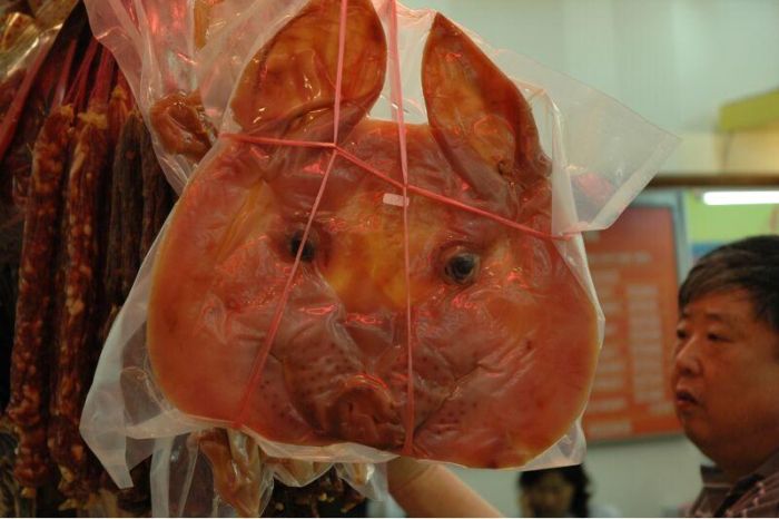 Meat in China Is Sold Very Originally (7 pics)