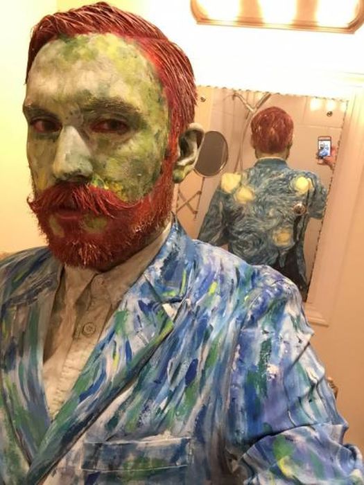 Funny Costumes (20 pics)