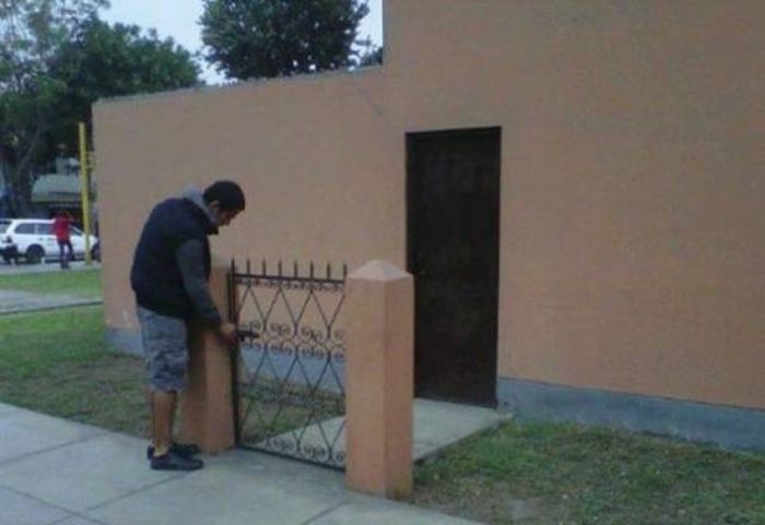 Useless Security Features (20 pics)