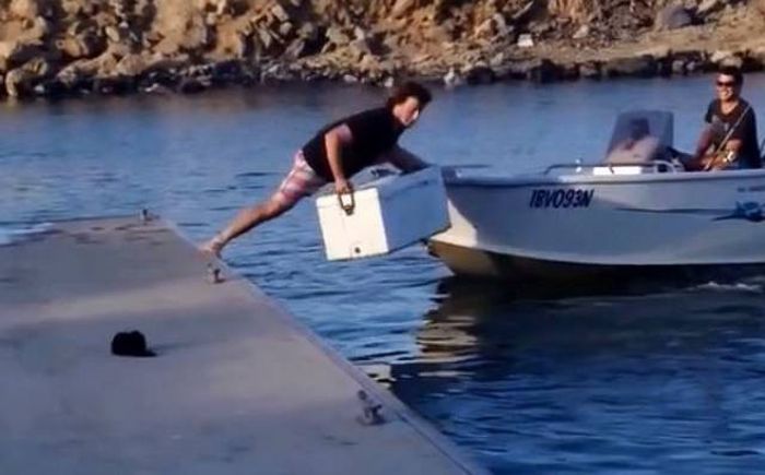 Fishing Fails And Funny Pictures (27 pics)