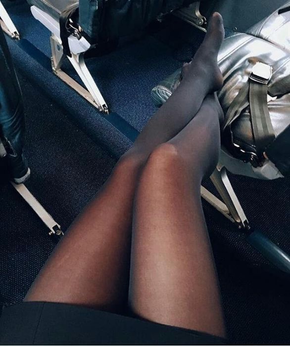 Girls On Planes (25 pics)