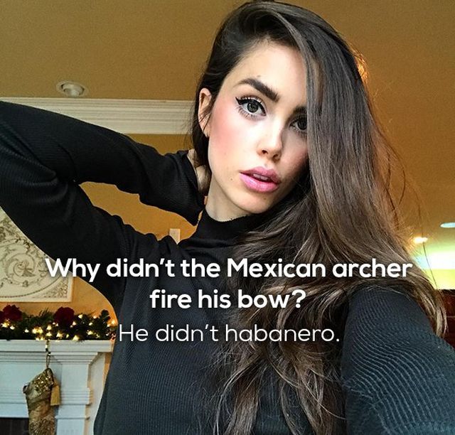 Hot Girls And Jokes (16 pics)