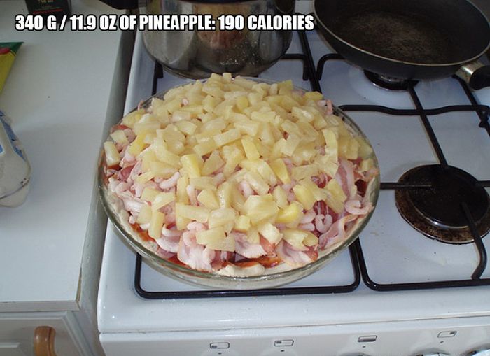 This Pizza Has 8,789 Calories (14 pics)