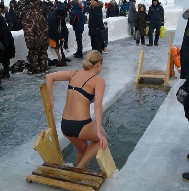 Russian Gris Take Dip In Icy Water To Mark Orthodox Epiphany (33 pics)