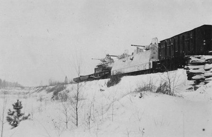 Armored Train (40 pics)
