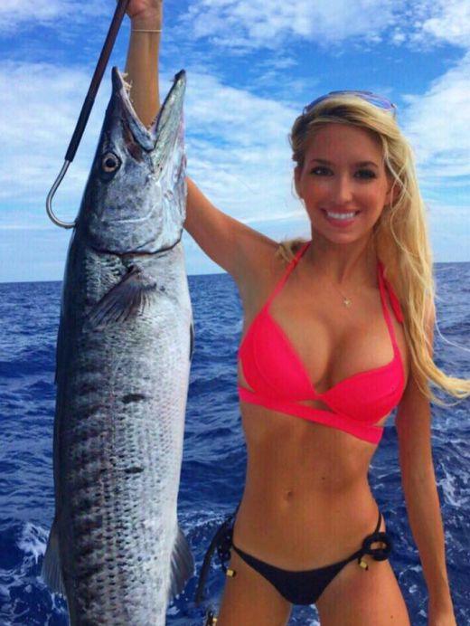 Bikini Model Who Loves Fishing (15 pics)