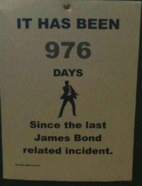 Fun At Work (54 pics)