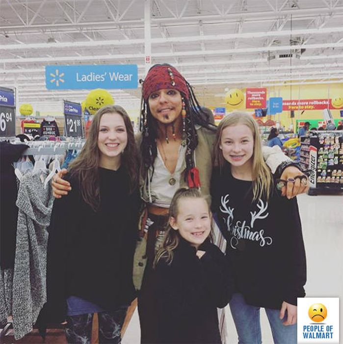 Strange People In Walmart (38 pics)