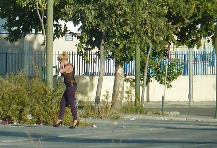 Street Prostitutes Around The World (26 pics)