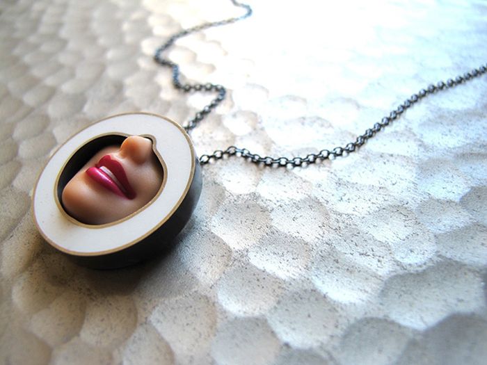Jewelry Made From Barbie Doll Parts (19 pics)