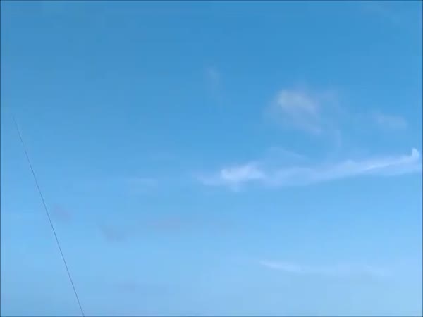 SpaceX Falcon Heavy Side Boosters Landing Simultaneously