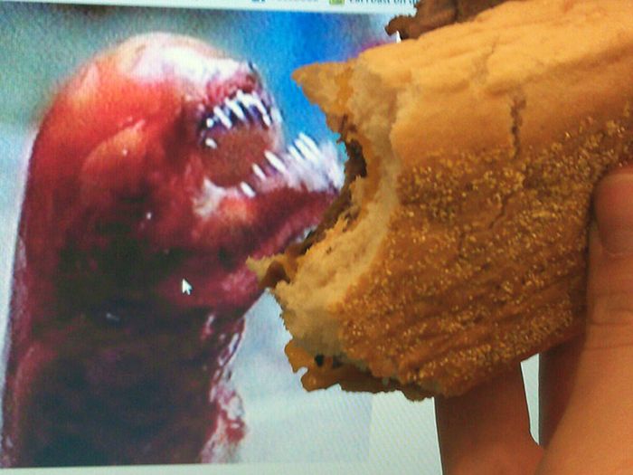 People Feeding Their Screens (17 pics)