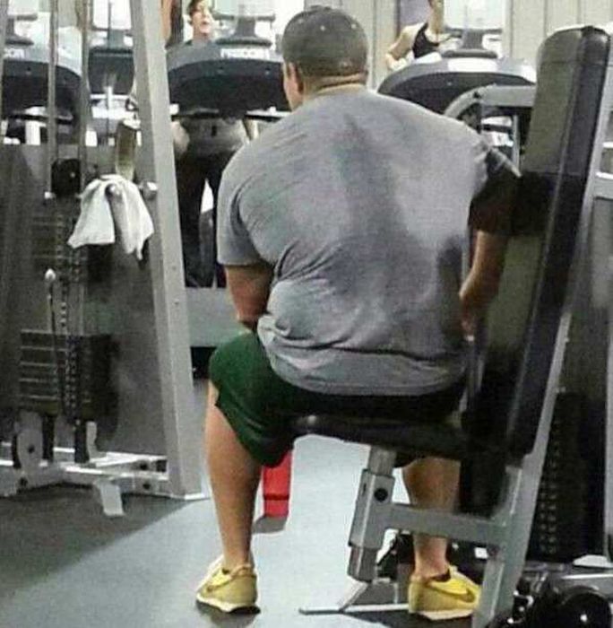 Funny Photos From Gyms (18 pics)