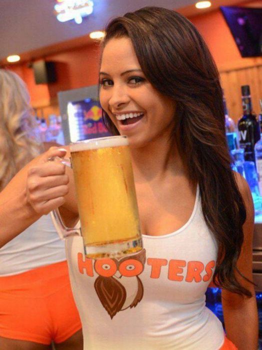 Girls Of Hooters (46 pics)