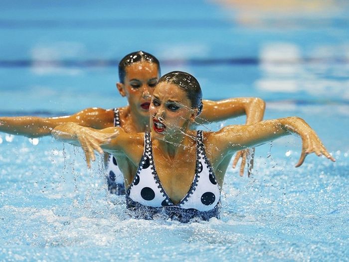 The Faces Of Olympic Synchronised Swimming 14 Pics.