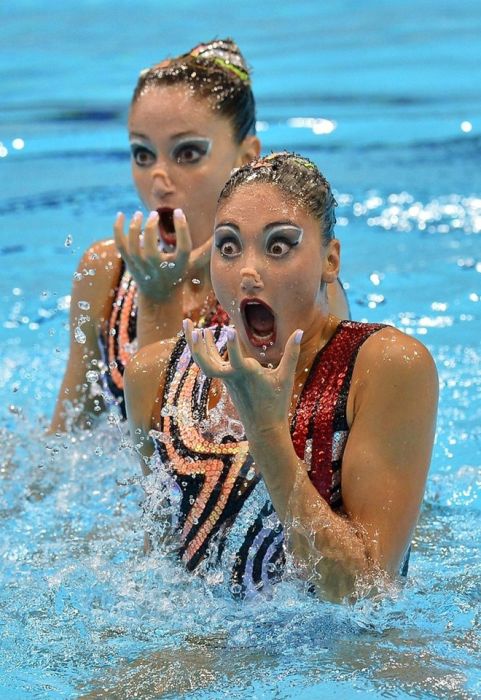 The Faces of Olympic Synchronised Swimming (14 pics)