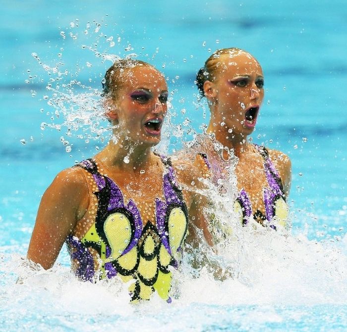 The Faces of Olympic Synchronised Swimming (14 pics)