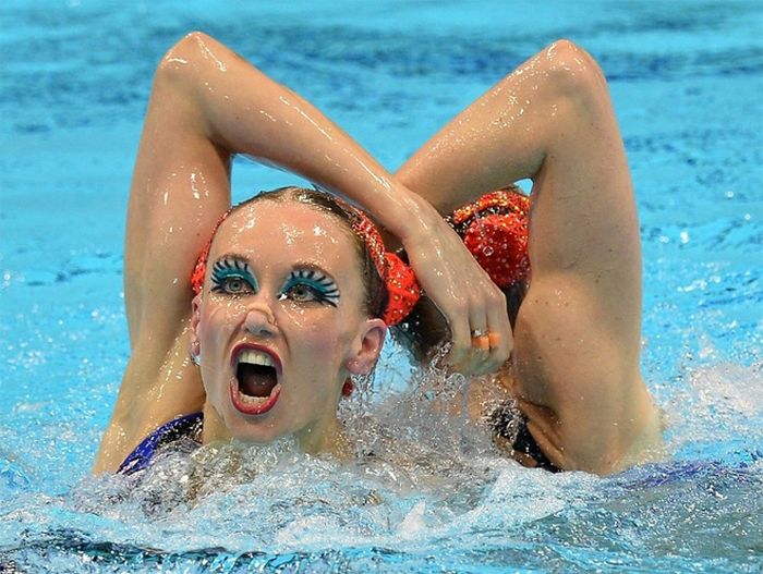 The Faces of Olympic Synchronised Swimming (14 pics)
