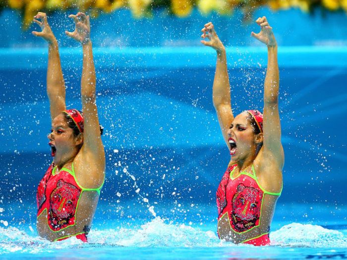 The Faces of Olympic Synchronised Swimming (14 pics)