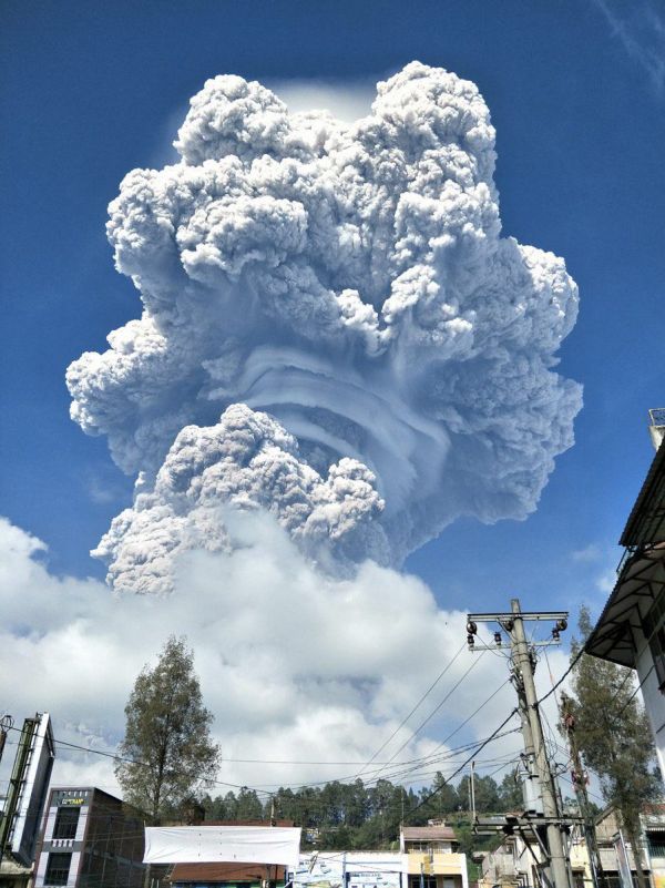 The Eruption Of The Volcano Sinabung On The Indonesian Island Of Sumatra (4 pics)
