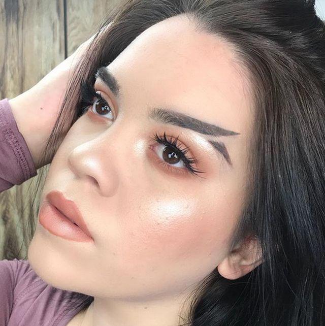 Fishtail Brow Is A New Trend (6 pics)