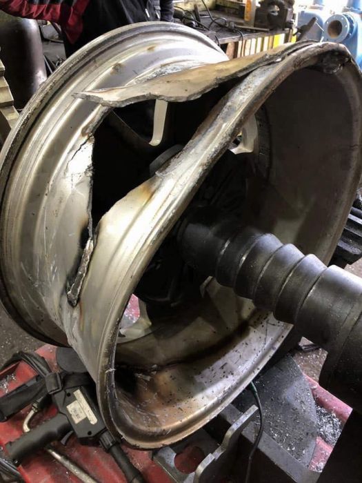 Repair Of A Wheel (7 pics)