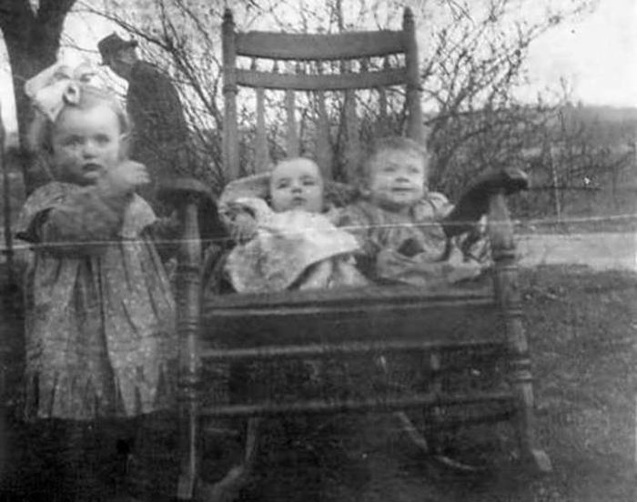 Creepy Photos (14 pics)